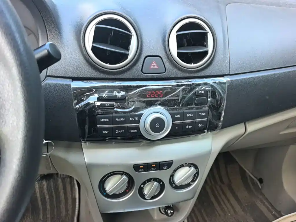 Yuexiang V3 2012 1.3L Manual Comfort Type National IV купить на сайте DeffCars