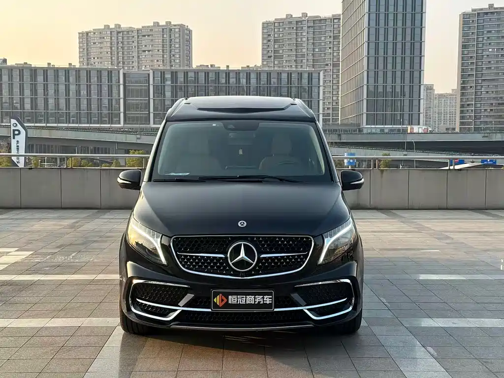 Mercedes-Benz V-Class 2022 V 260 L Long Wheelbase Premium Edition купить на сайте DeffCars