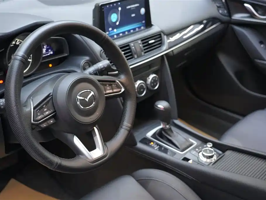 Mazda CX-4 2020 2.0L automatic two-wheel drive Blue Sky Vibrant Edition купить на сайте DeffCars