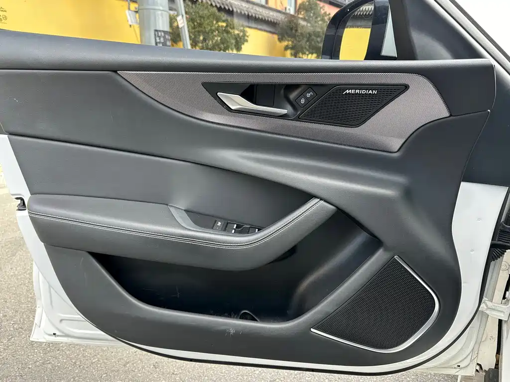 Jaguar XEL 2021 2.0T 200PS R-DYNAMIC Youth Sports Edition купить на сайте DeffCars