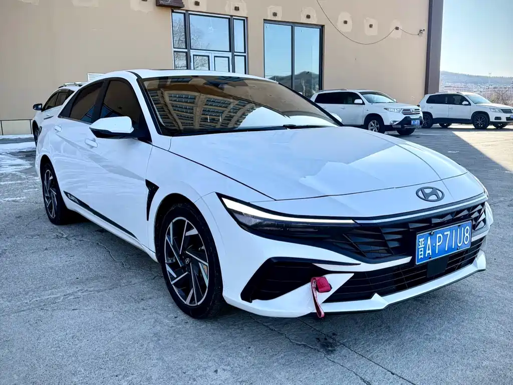 Elantra 2023 1.5L CVT LUX Premium Edition купить на сайте DeffCars