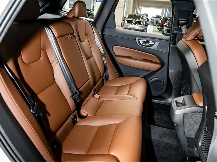Volvo XC60 2025 B5 four-wheel drive Zhiyuan luxury version купить на сайте DeffCars