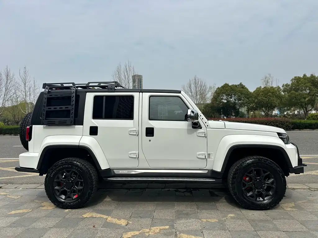 Beijing Off-Road BJ40 2023 2.0D Automatic Four-wheel Drive Blade Hero Edition Knight Type купить на сайте DeffCars