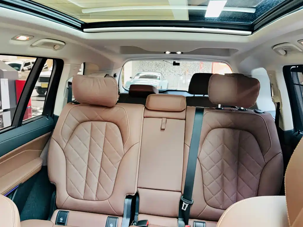 BMW X7 2023 xDrive40i Leading Luxury Package купить на сайте DeffCars