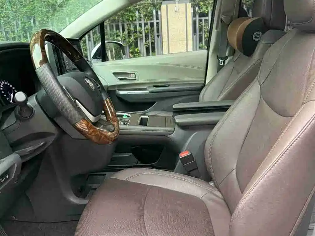 SIENNA 2021 2.5L Hybrid Deluxe Edition купить на сайте DeffCars
