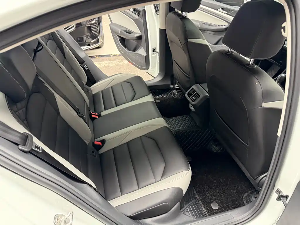 Bora 2023 300TSI DSG Premium Edition купить на сайте DeffCars