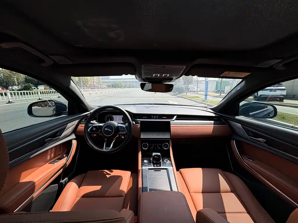 Jaguar XFL 2023 XFL 2.0T P250 two-wheel drive elite sports version купить на сайте DeffCars