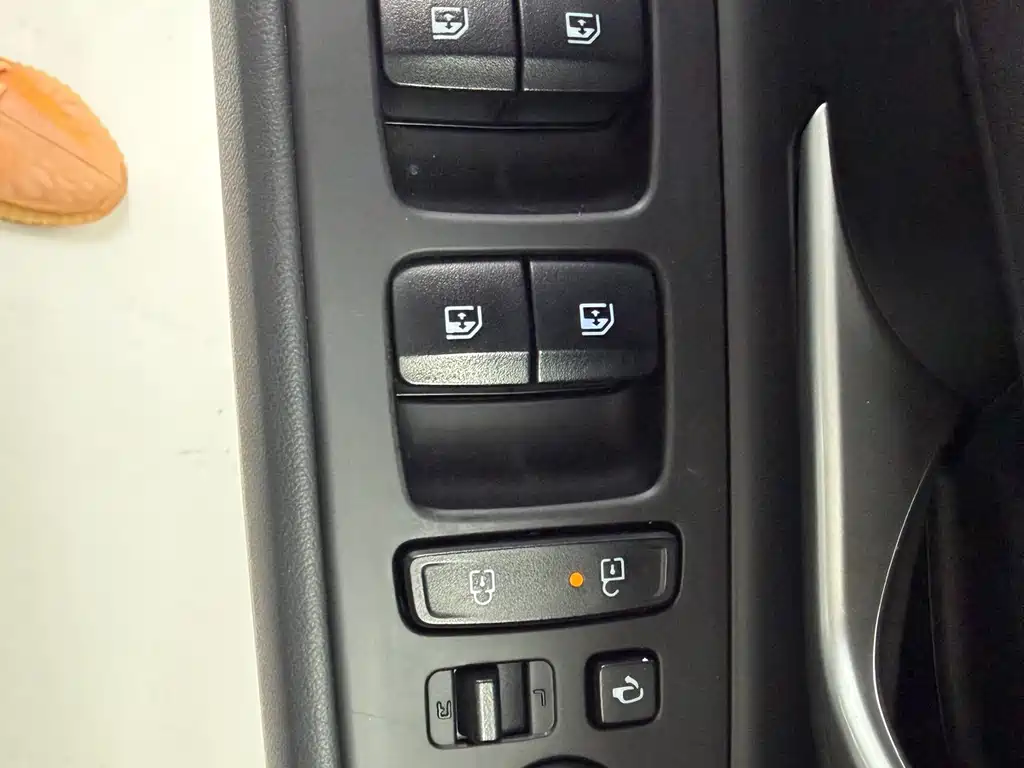 Elantra 2023 1.5L CVT LUX Premium Edition купить на сайте DeffCars