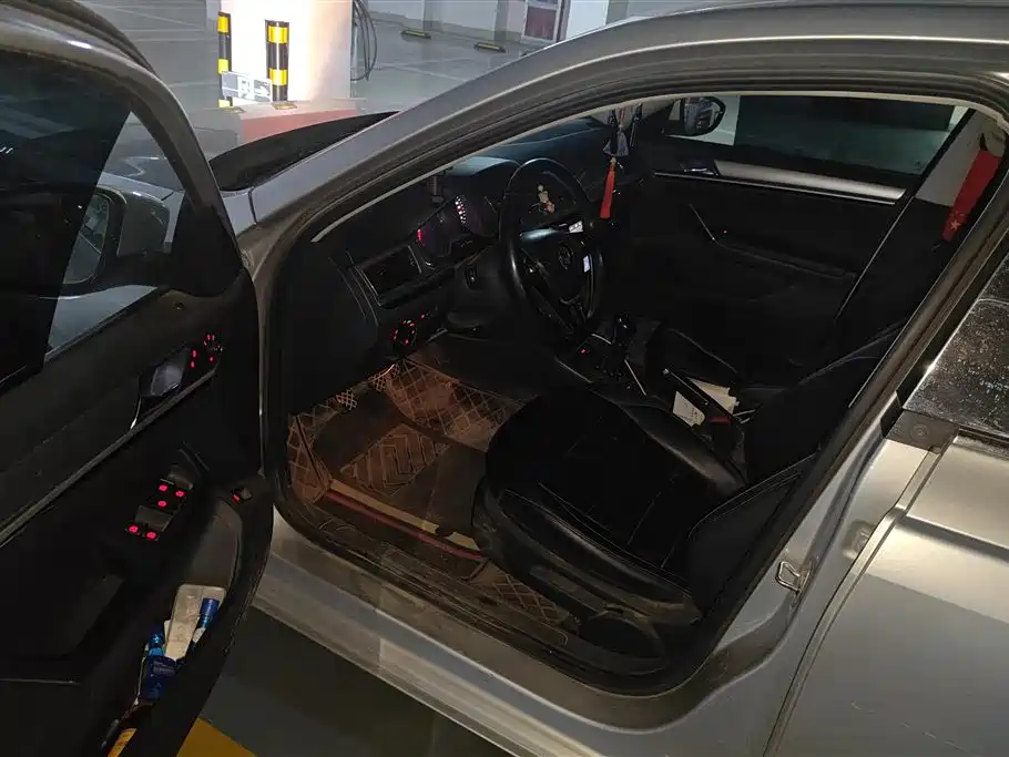 Bora 2018 1.5L manual comfort model купить на сайте DeffCars