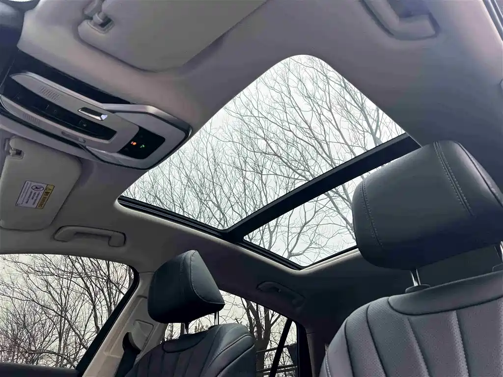 Hongqi H5 2025 2.0T automatic Qichang version купить на сайте DeffCars