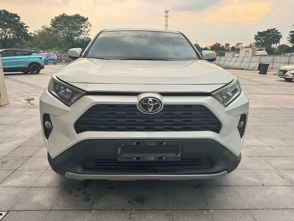 RAV4 Rongfang 2021 2.0L CVT two-wheel drive fashion version купить на сайте DeffCars