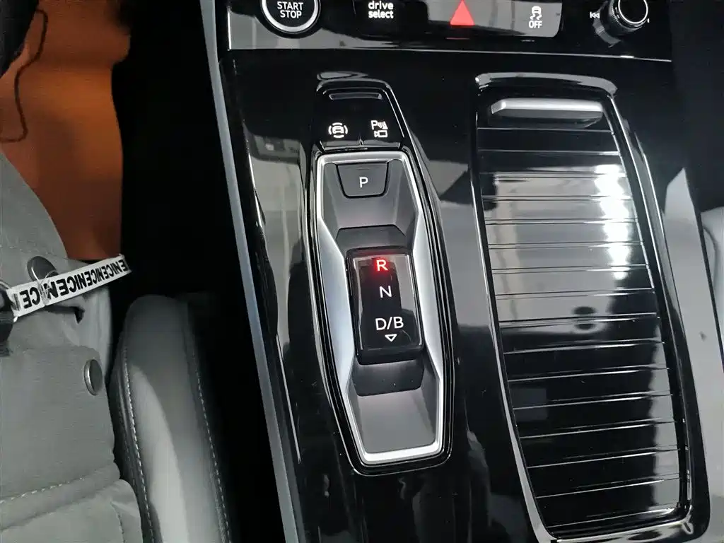 Audi Q6L e-tron 2026 first pilot version купить на сайте DeffCars