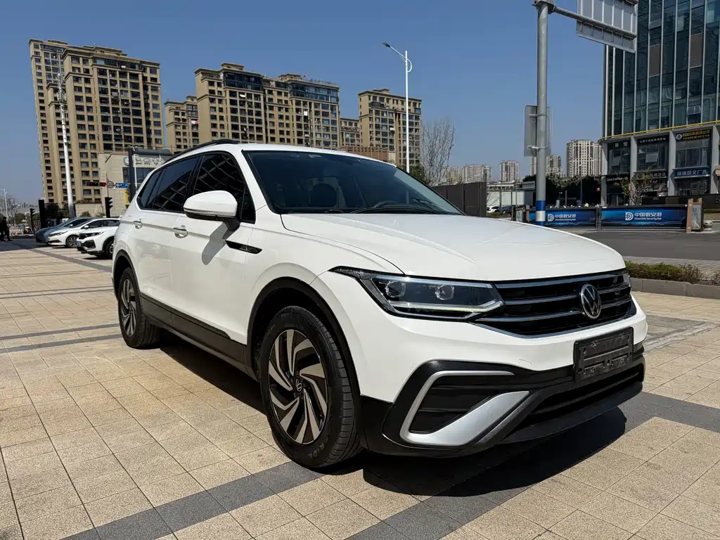Tiguan L 2022 330TSI automatic two-wheel drive comfort version купить на сайте DeffCars