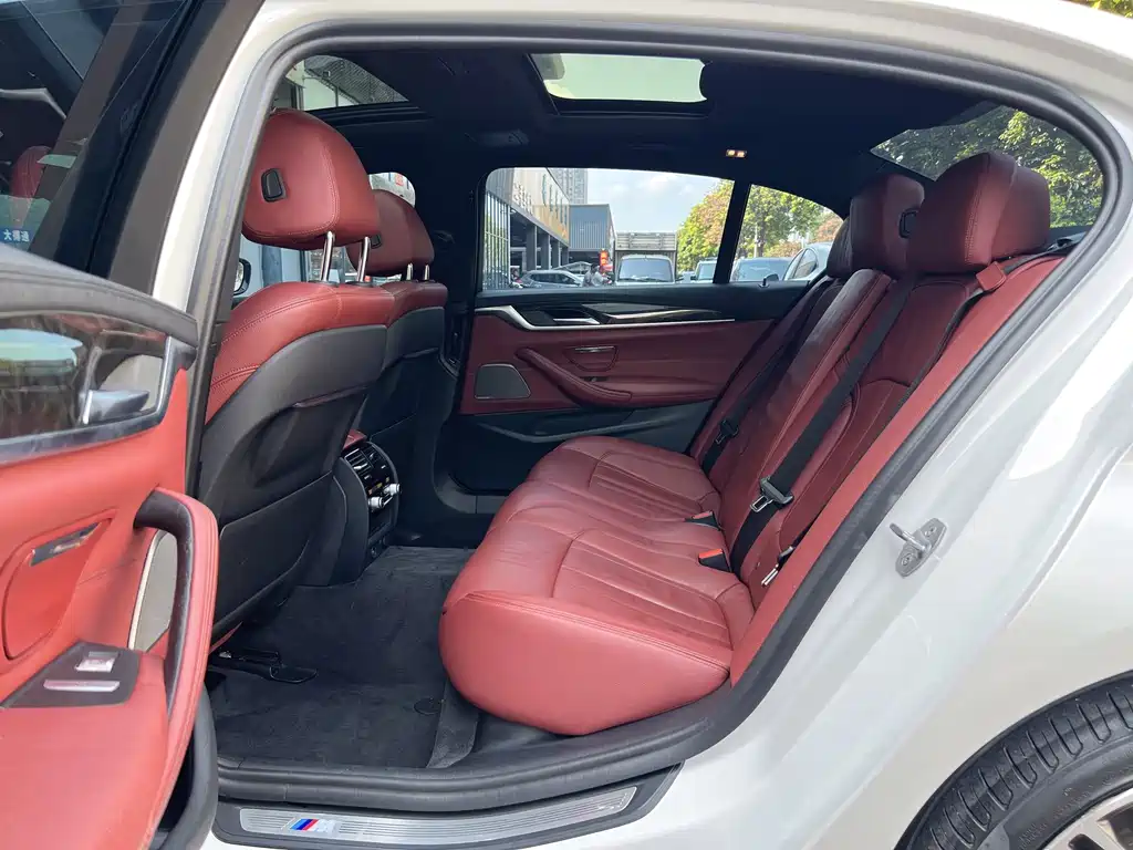 BMW 5 Series 2019 530Li Exclusive M Sports Package купить на сайте DeffCars