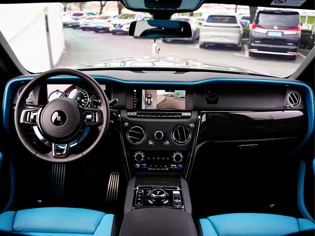 Cullinan 2020 Black Badge купить на сайте DeffCars