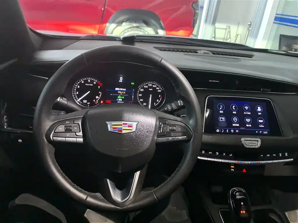 Cadillac XT4 2022 28T two-wheel drive fashion model купить на сайте DeffCars