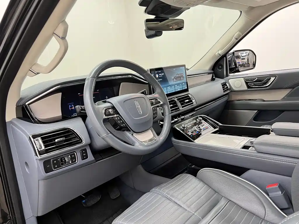 Navigator 2022 3.5T Long Axis Presidential Edition купить на сайте DeffCars