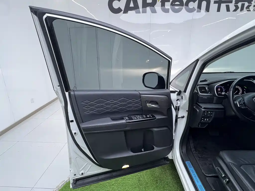 Alison 2022 2.0L e:HEV Deluxe Edition купить на сайте DeffCars