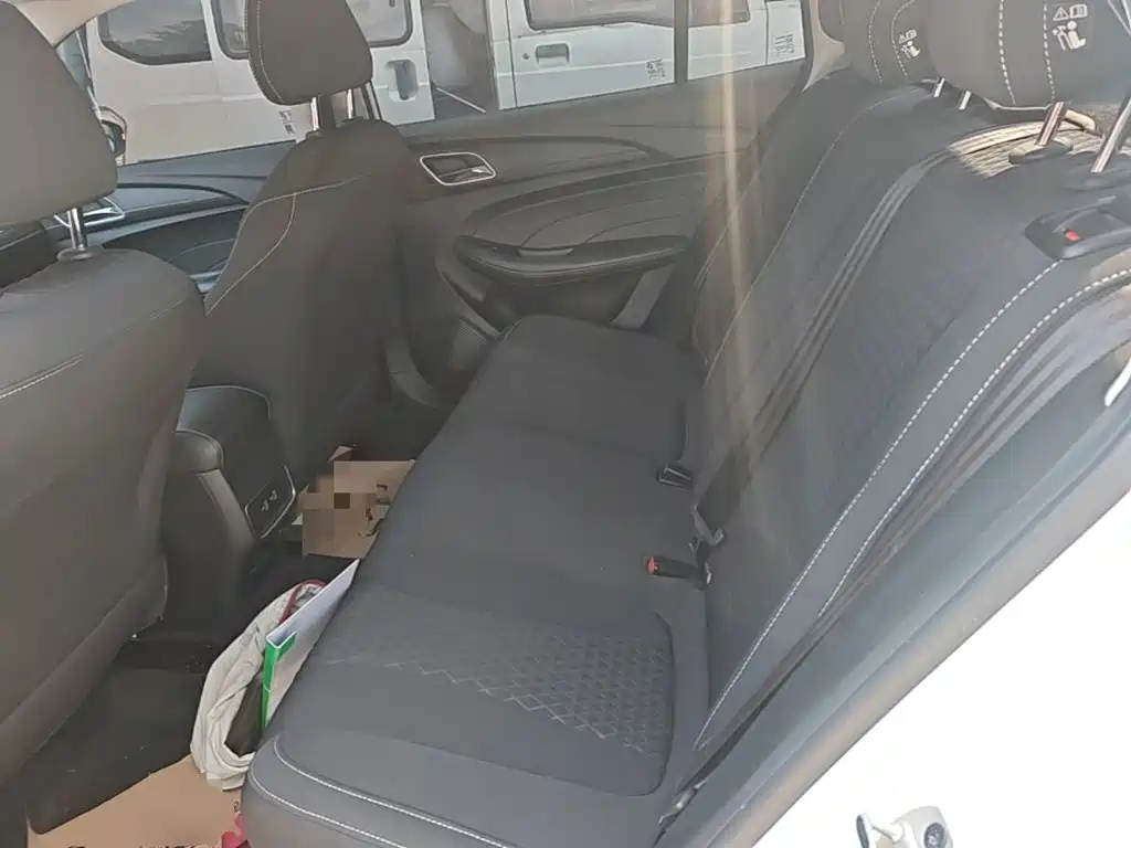 Roewe i5 2020 1.5L manual 4G Internet leading version купить на сайте DeffCars