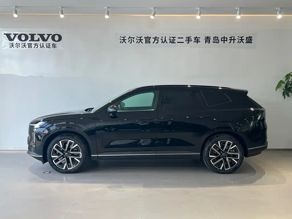 Volvo XC70 Plug-in Hybrid 2026 Four-wheel Drive Super Long Range Plus купить на сайте DeffCars