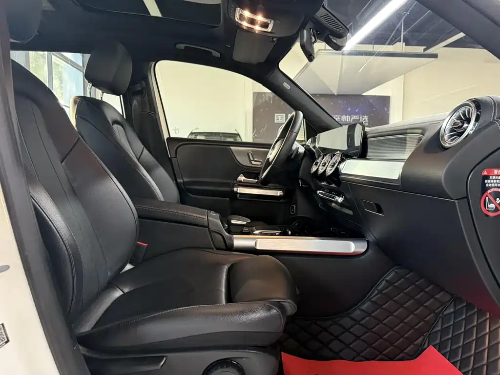 2022 Mercedes GLB 200 Dynamic купить на сайте DeffCars