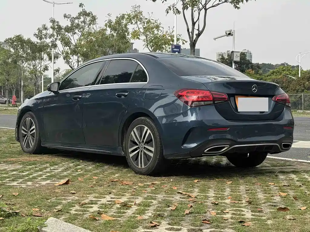 Mercedes-Benz A-Class 2019 A 180 L Sports Sedan купить на сайте DeffCars