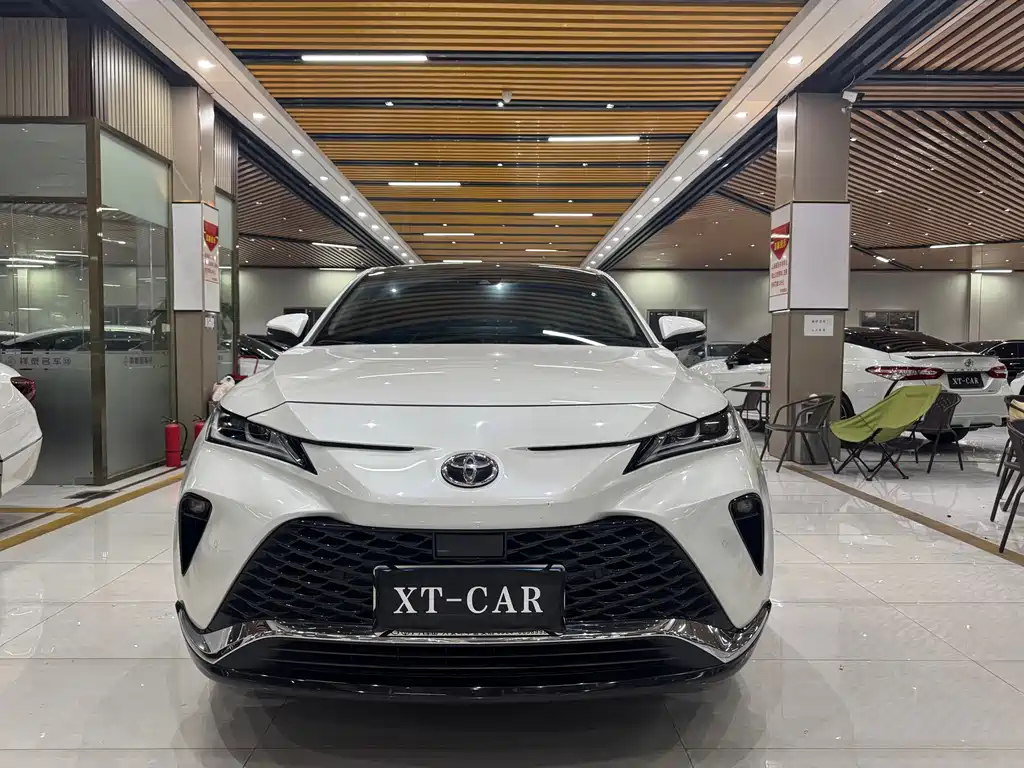 Vesa 2022 2.0L CVT two-wheel drive premium version купить на сайте DeffCars