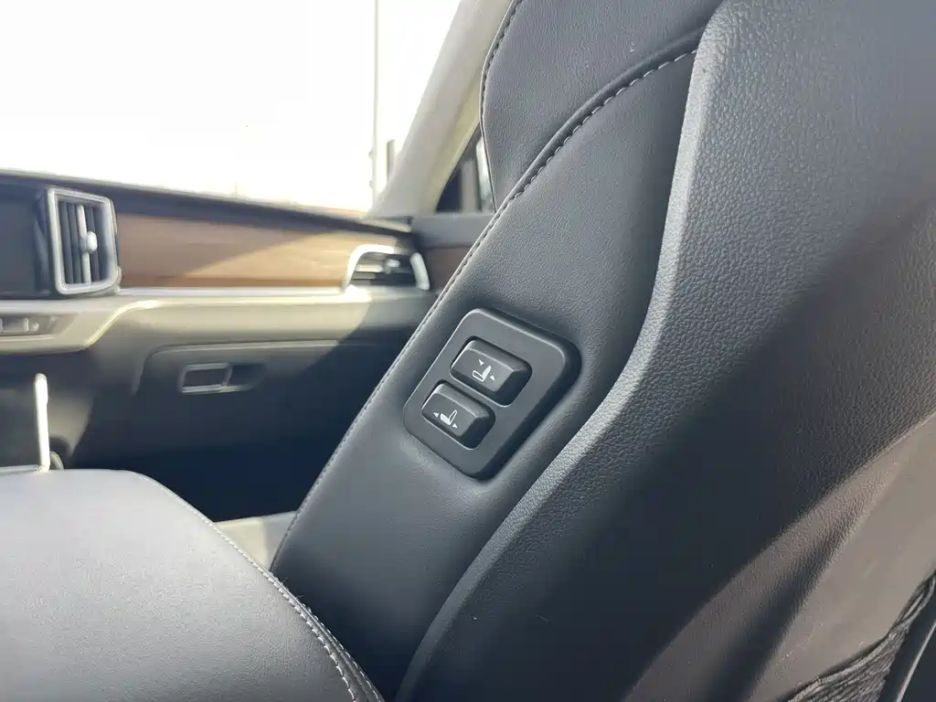 Hongqi HS7 2021 3.0T automatic four-wheel drive Zhilian Qichang Edition купить на сайте DeffCars