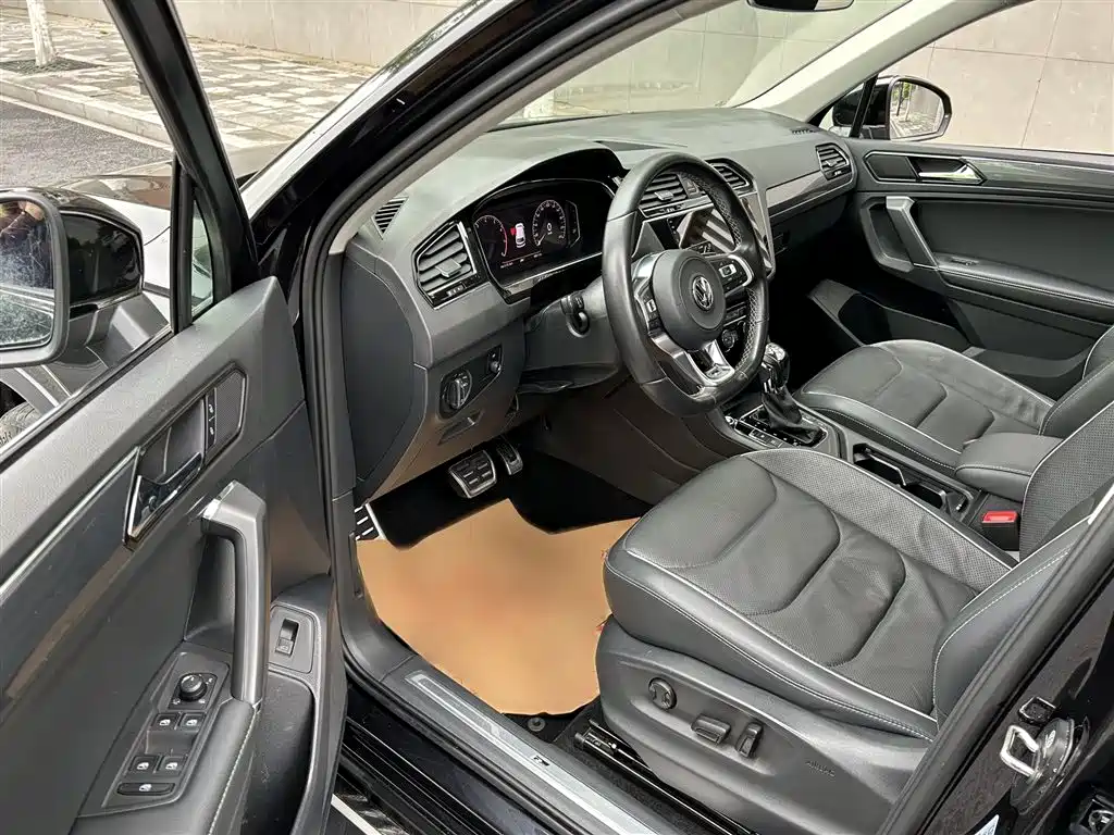 Tiguan L 2020 330TSI automatic two-wheel drive R-Line flagship version National VI купить на сайте DeffCars