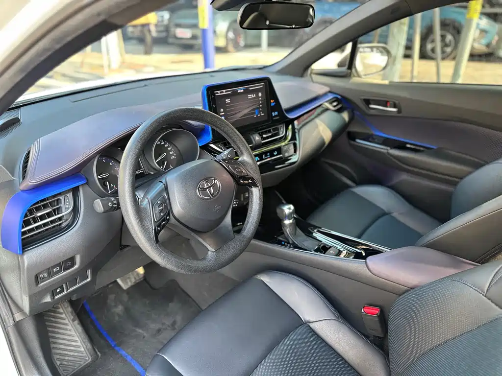 Toyota C-HR 2020 2.0L Leading Edition купить на сайте DeffCars