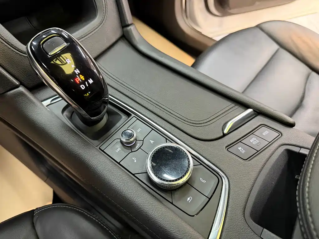 Cadillac XT6 2020 28T six-seat four-wheel drive luxury model купить на сайте DeffCars