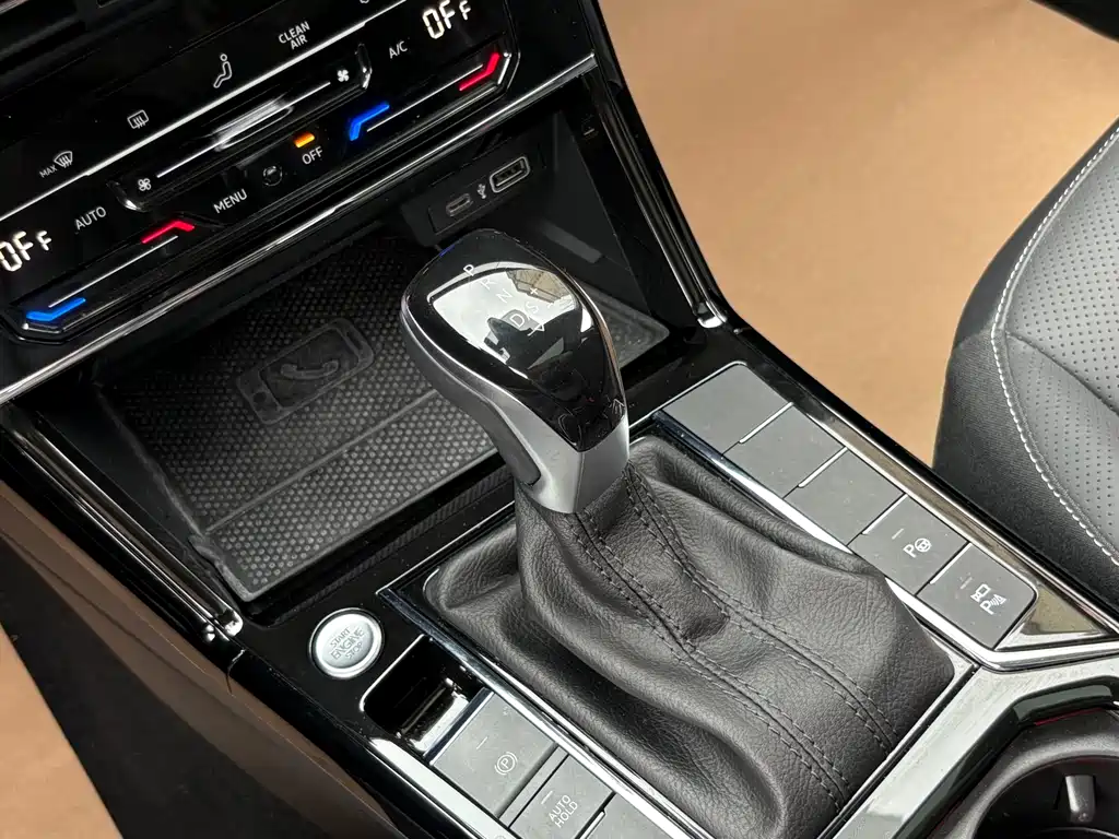 Passat 2024 380TSI Deluxe Edition купить на сайте DeffCars