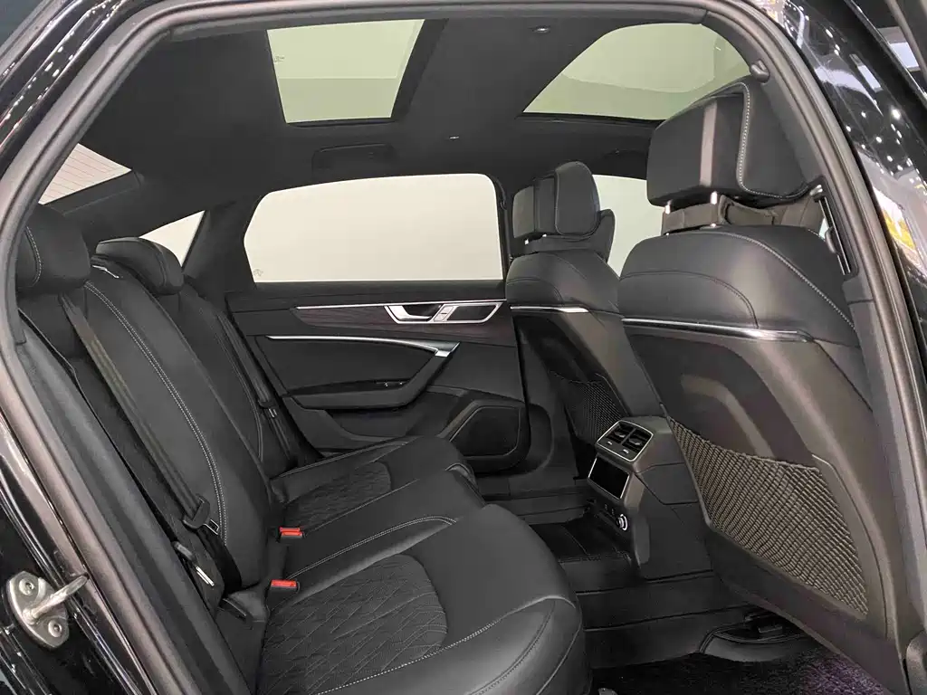 Audi A6L 2025 45 TFSI quattro premium dynamic model купить на сайте DeffCars