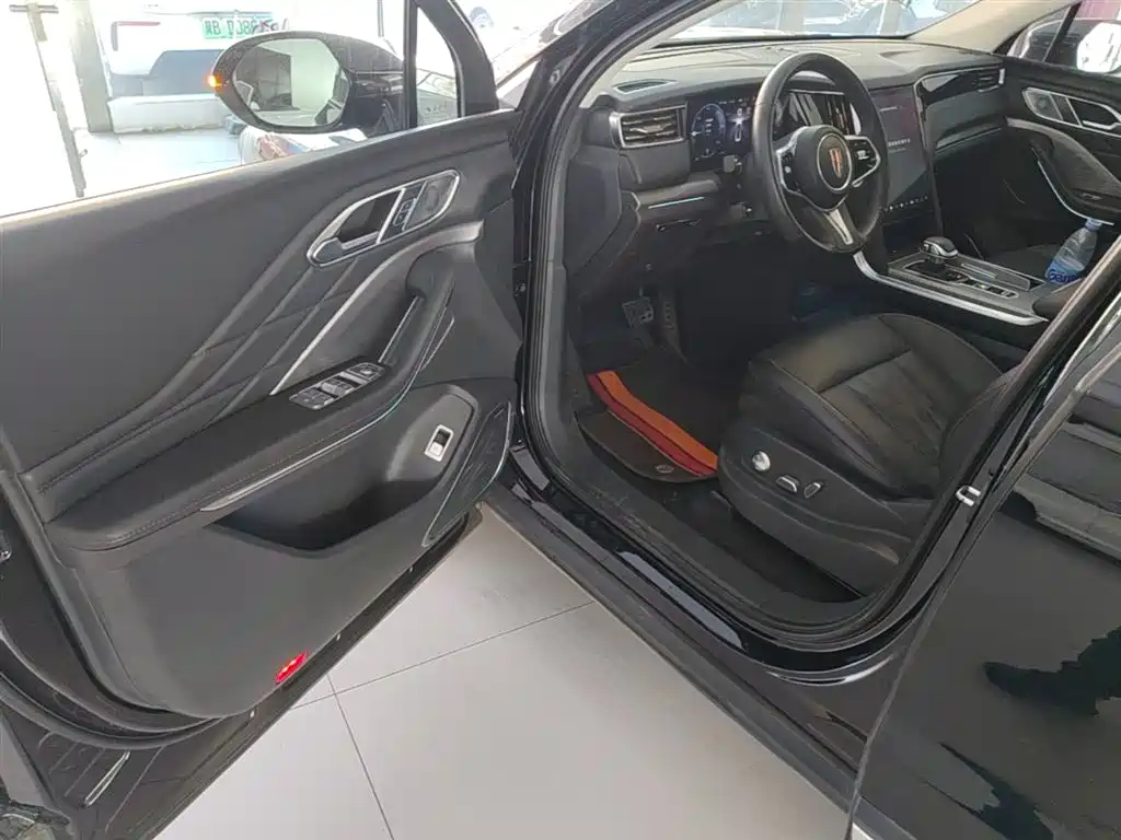 Hongqi HS7 PHEV 2024 2.0T PHEV four-wheel drive Qichang version 6 seats купить на сайте DeffCars