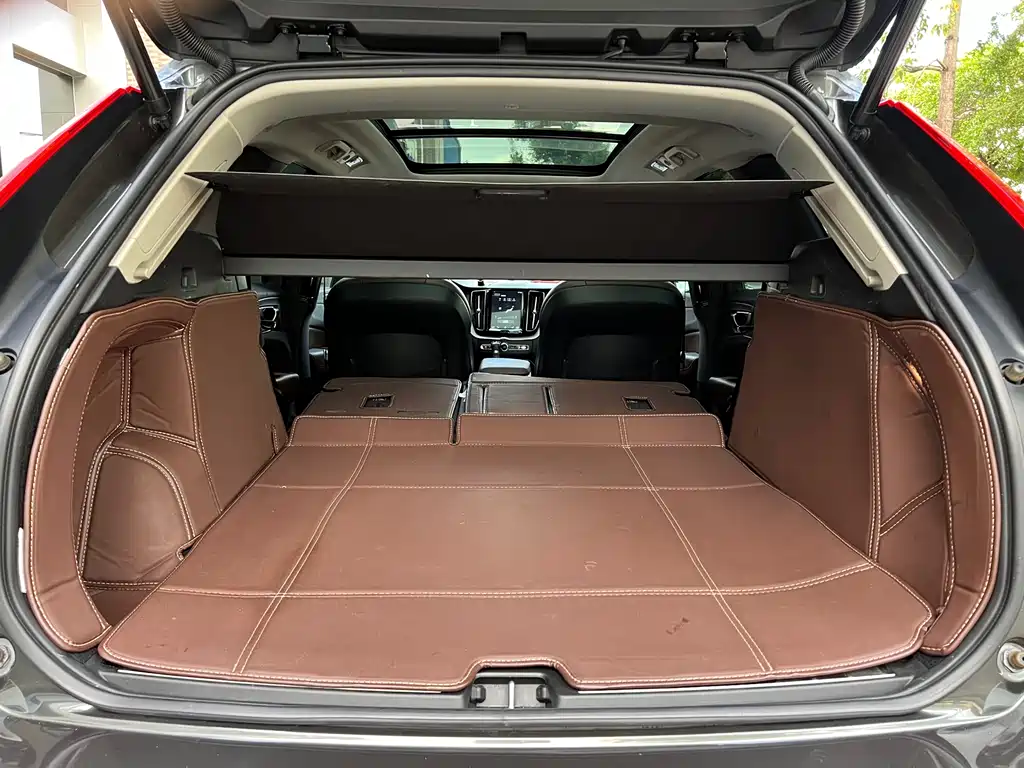 Volvo XC60 2020 T5 four-wheel drive Zhiyuan Deluxe Edition купить на сайте DeffCars