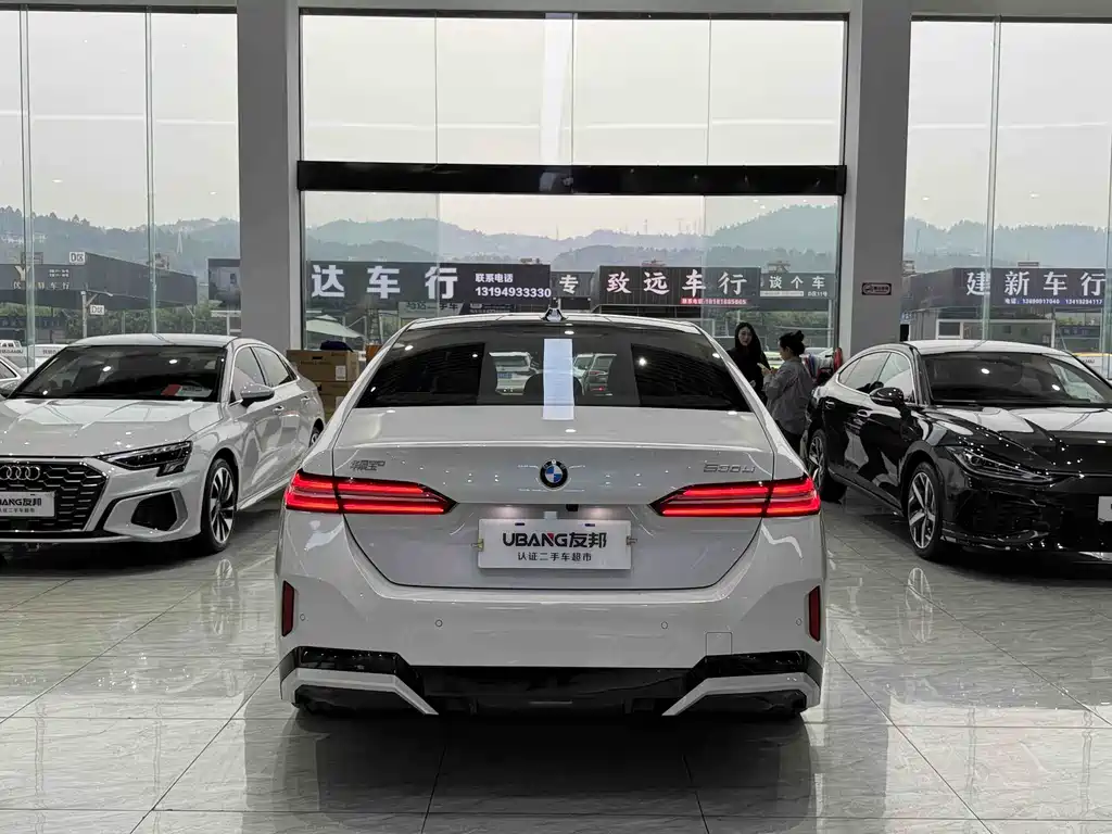 BMW 5 Series 2025 530Li Exclusive M Sports Package купить на сайте DeffCars