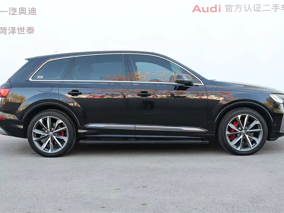 Audi Q7 2021 55 TFSI quattro S line sports version купить на сайте DeffCars