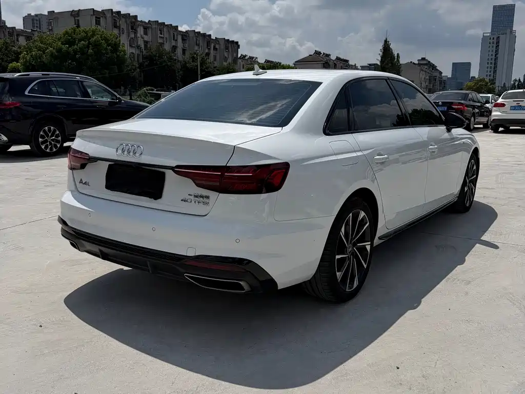 Audi A4L 2023 40 TFSI Fashionable and Dynamic купить на сайте DeffCars