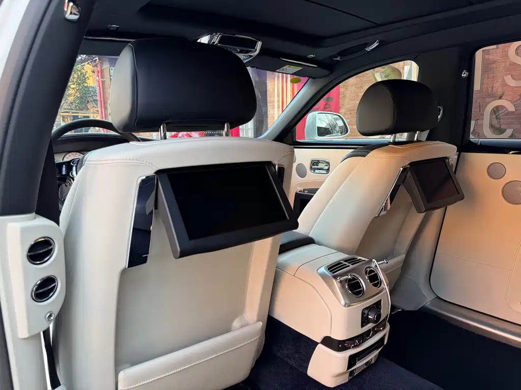 Ghost 2018 6.6T long wheelbase version купить на сайте DeffCars