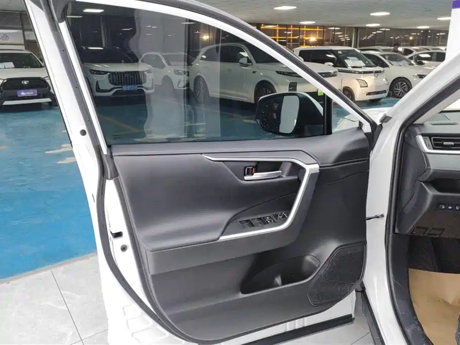 RAV4 Rongfang 2022 2.0L CVT two-wheel drive fashion Plus version купить на сайте DeffCars