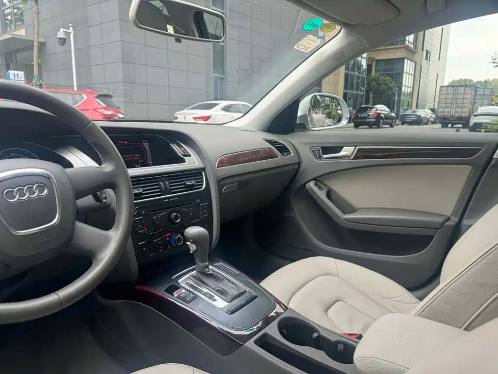 Audi A4L 2011 2.0 TFSI comfort type купить на сайте DeffCars
