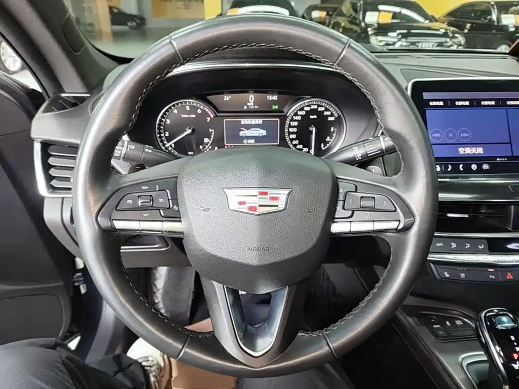Cadillac CT5 2022 28T luxury model купить на сайте DeffCars