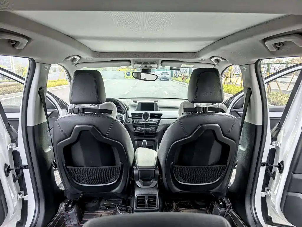 BMW X1 2019 sDrive20Li leading model купить на сайте DeffCars