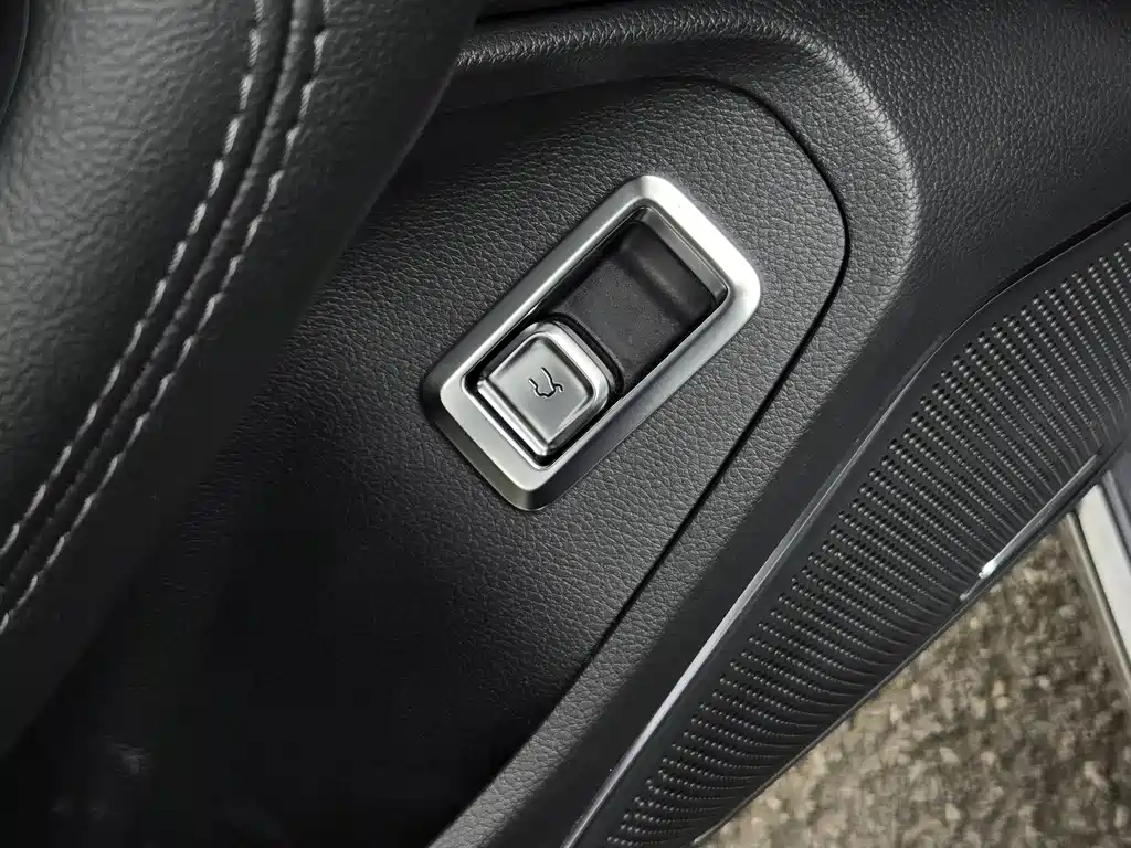 Hongqi H5 2023 1.5T DCT Zhilian Qiyun Edition купить на сайте DeffCars