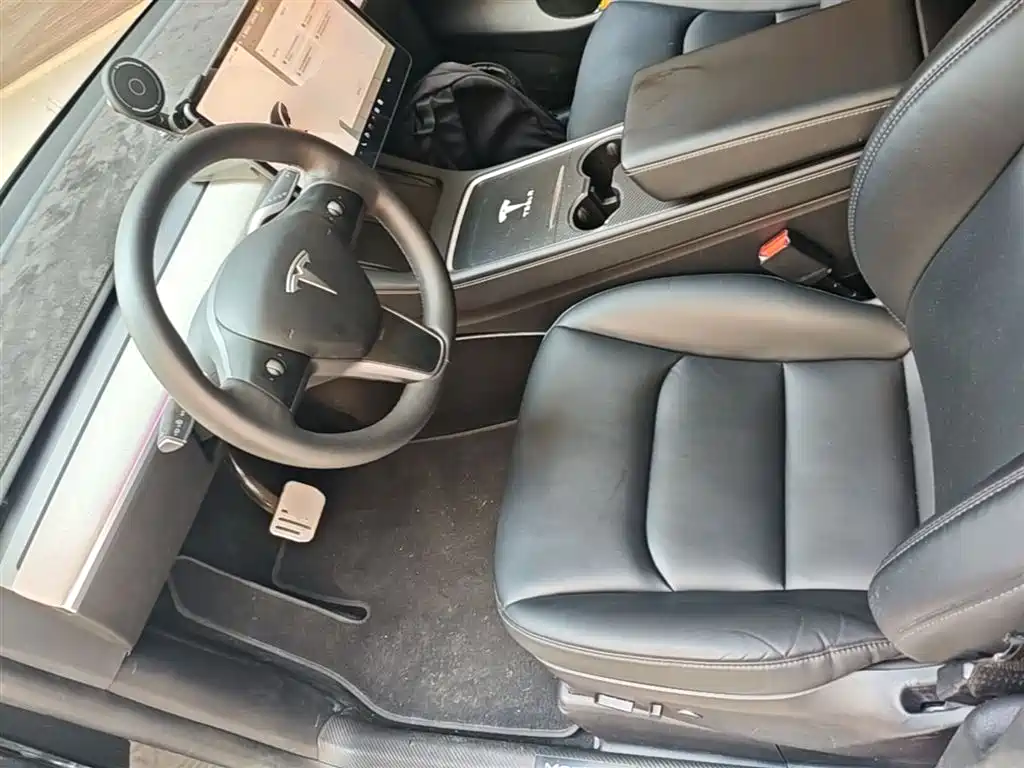 Model Y 2024 rear-wheel drive version купить на сайте DeffCars