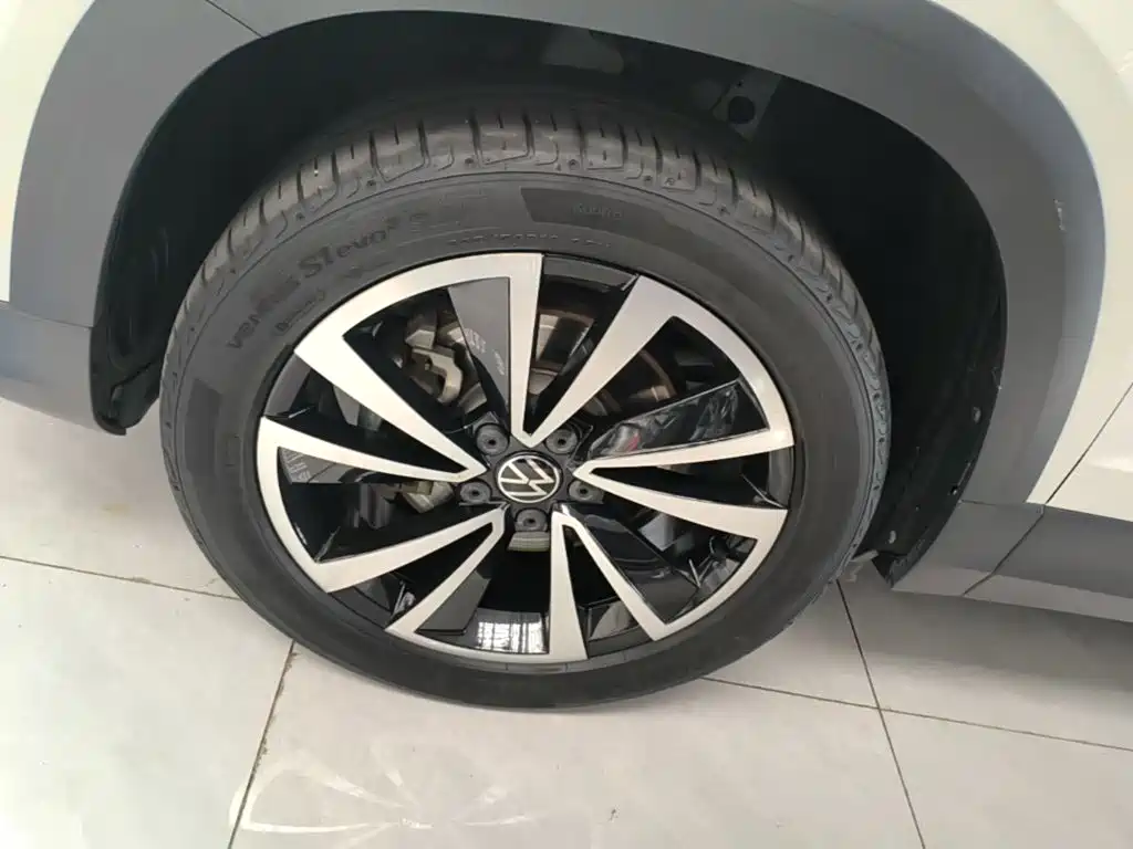Tharu 2021 280TSI 2WD Deluxe Plus купить на сайте DeffCars