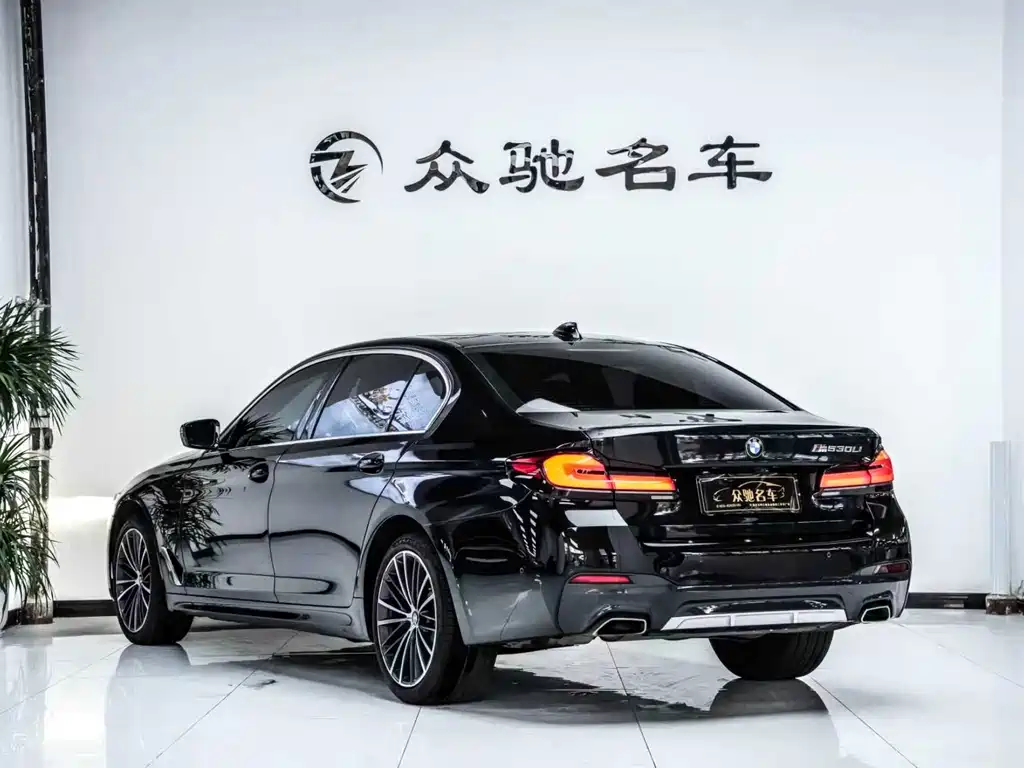 BMW 5 Series 2022 530Li Leading M Sports Package купить на сайте DeffCars