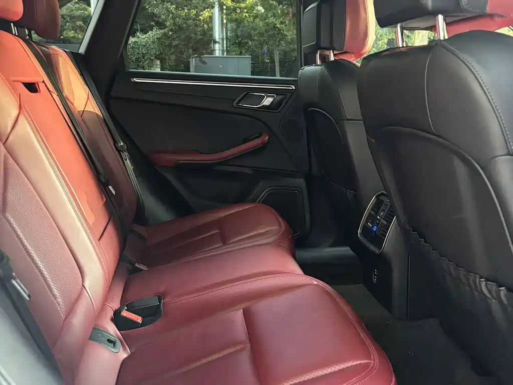 Macan 2024 Macan 2.0T купить на сайте DeffCars