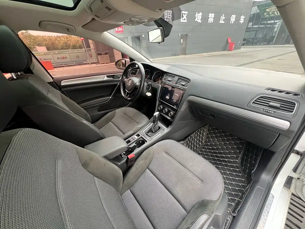 Golf 2020 280TSI DSG comfort model купить на сайте DeffCars