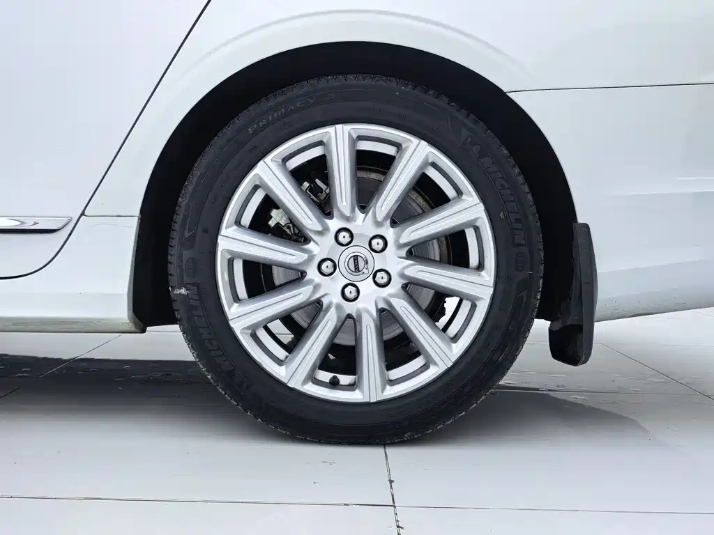 Volvo S90 2020 T5 Zhiyi Luxury Edition купить на сайте DeffCars